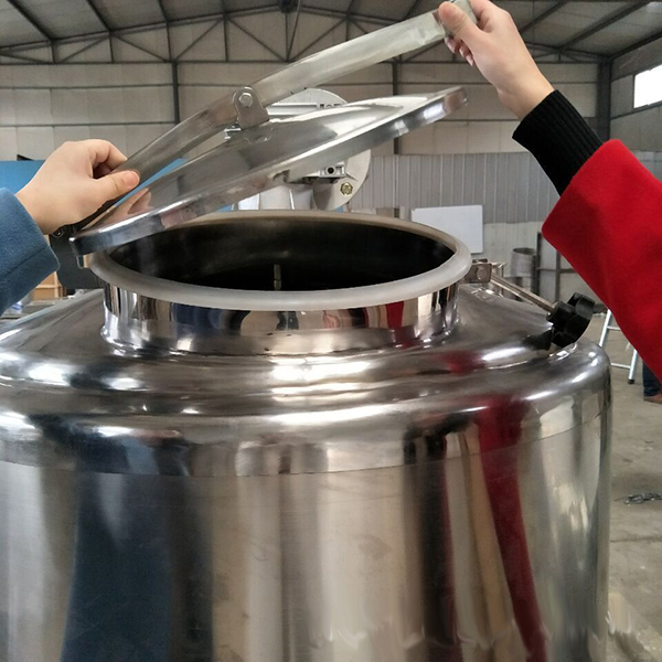 Stainless Steel Vertical Bulk Milk Cooling Storage Tank