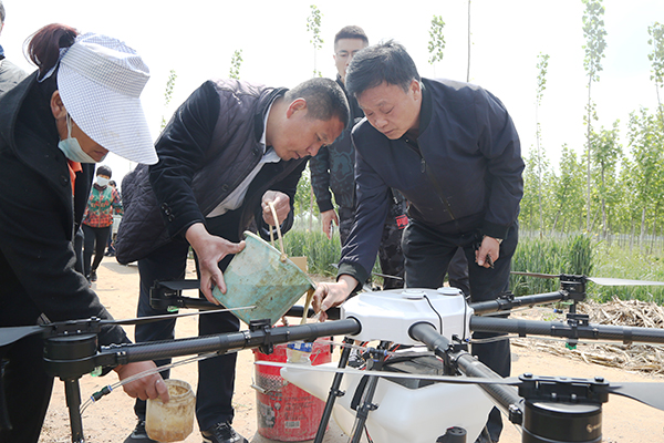 Weixin Group Plant Protection UAV Technology Going to the Countryside to Help Intelligent Agriculture