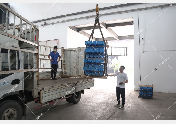 Shandong Weixin Group Sent A Batch Of Hydraulic Props To Shanxi, Hebei, And Sichuan